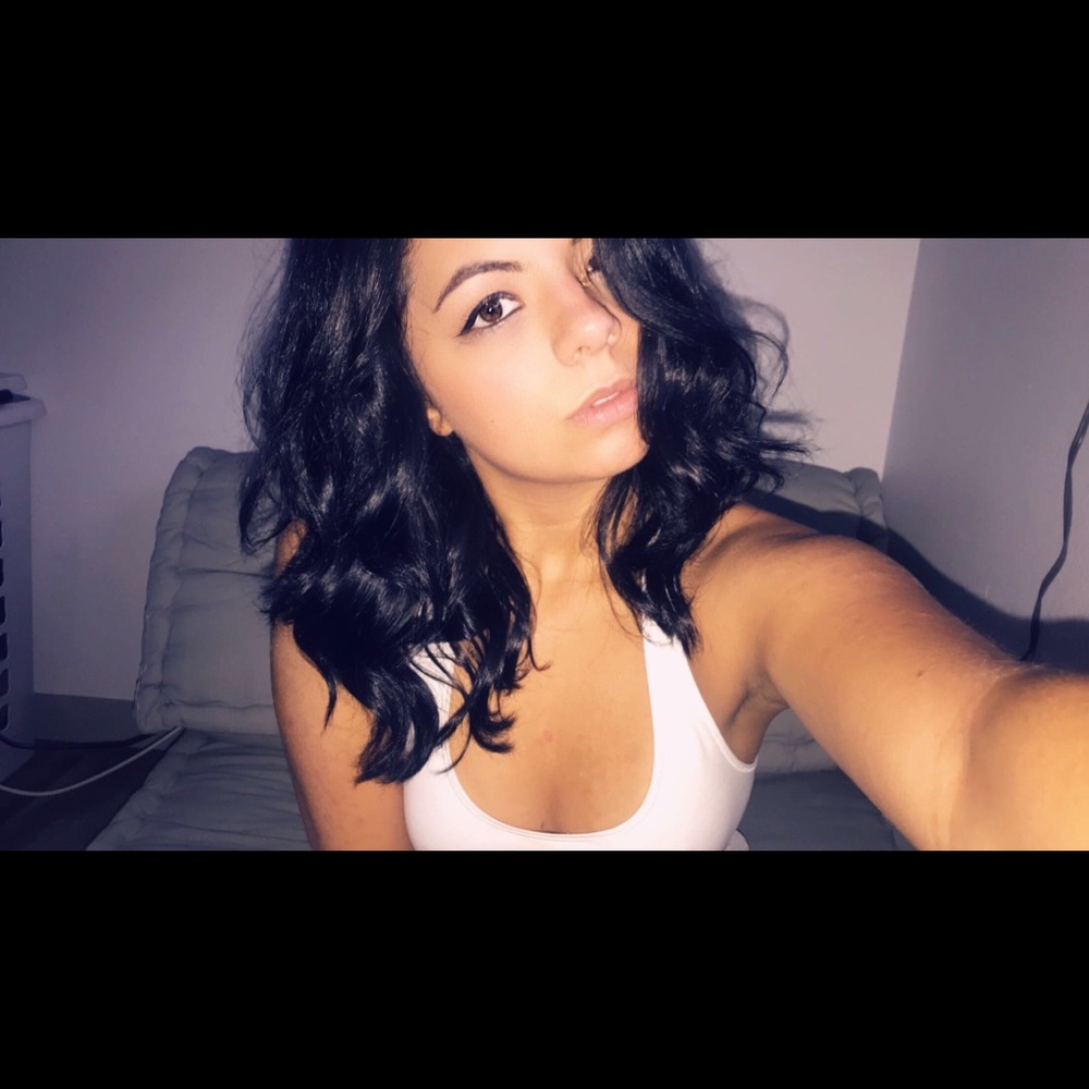 Meet your Posher, Felisha